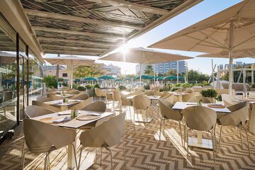 Poolside bar