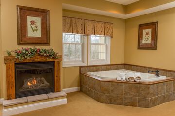 Deep soaking bathtub