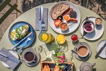 Breakfast meal