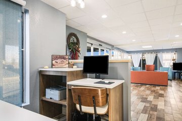 Business Center 72 of 75