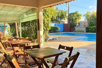 Poolside bar