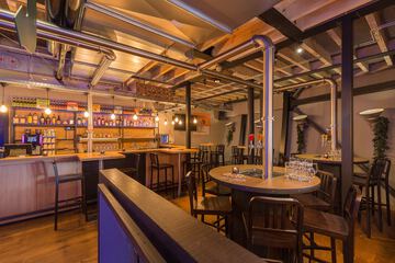Sports bar