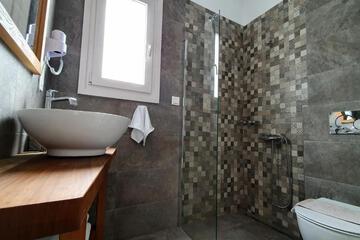 Photo 51