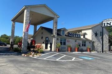 Cedar Creek Inn