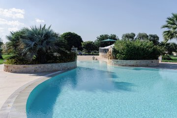 Pool waterfall