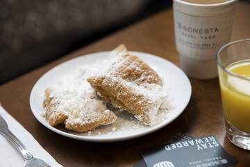 Breakfast/Coffee Service 24 of 32