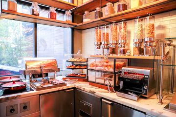 Breakfast/Coffee Service 123 of 143