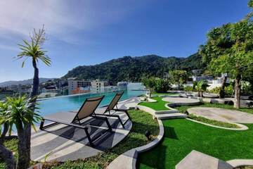 Rooftop pool