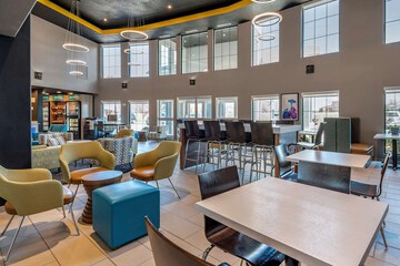 Clarion Pointe Indianapolis Airport