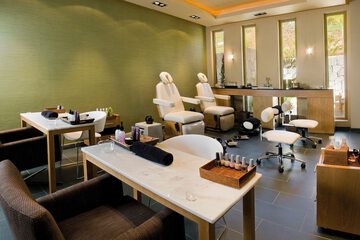 Nail salon