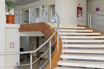 Handrails in stairways