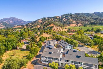 UpValley Inn & Hot Springs Napa Valley an Ascend Collection Hotel