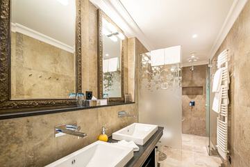 Bathroom amenities