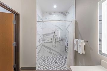 Room 13 of 29