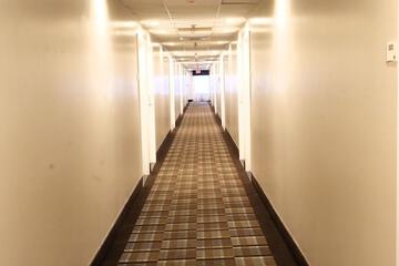 Ballroom/Hall 34 of 36