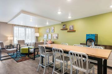 Hotel Interior 11 of 34