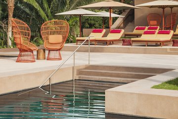 Poolside bar