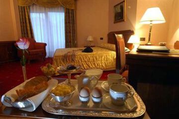 Room Service - Dining