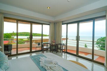Beach/ocean view