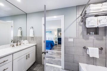Bathroom sink