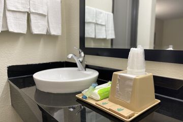 Room 10 of 16