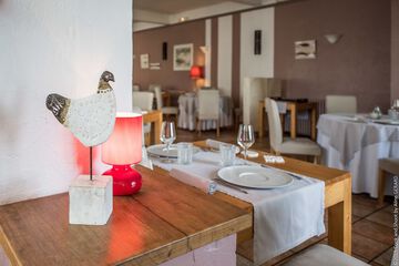 Couples dining