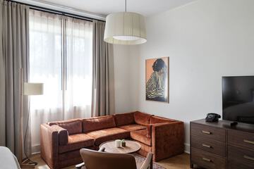 Room 28 of 37