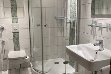 Bathroom shower