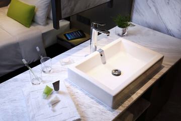 Bathroom sink