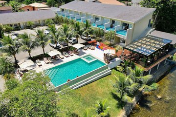 Infinity pool