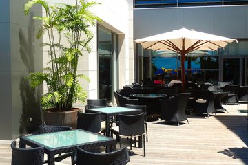 Poolside bar