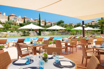Poolside bar