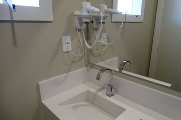 Bathroom sink