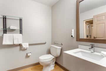 Room 32 of 35