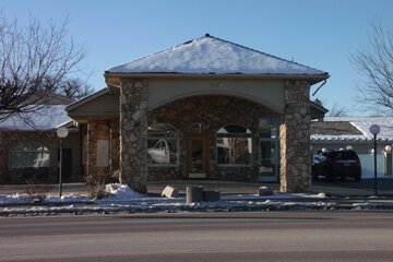 Econo Lodge Inn & Suites