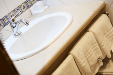 Bathroom sink