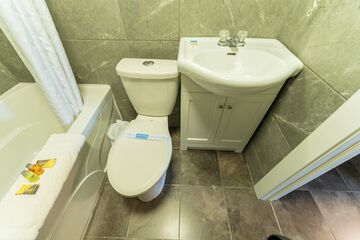 Bathroom amenities