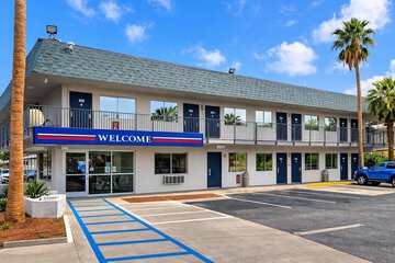Motel 6 Blythe CA