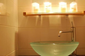 Bathroom sink