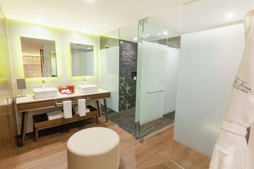 Bathroom shower