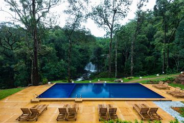 Infinity pool