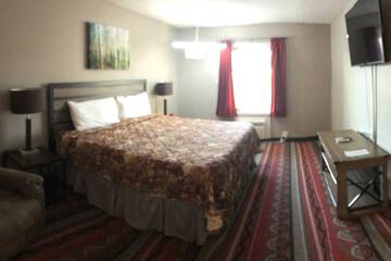 Room 6 of 12