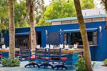 Poolside bar