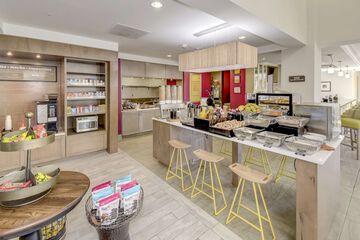 Breakfast/Coffee Service 32 of 37