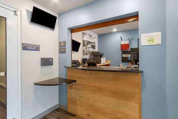 Hotel Interior 8 of 31