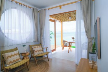 Beach/ocean view