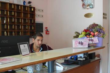 Concierge desk