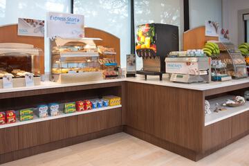 Breakfast/Coffee Service 76 of 98