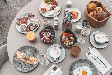 Breakfast meal