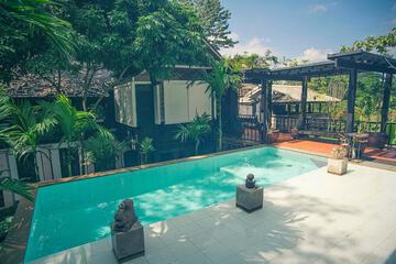Private pool